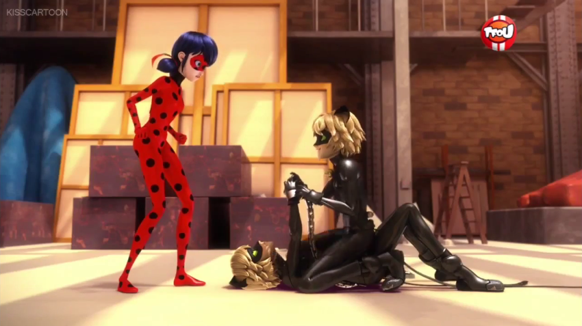 Miraculous on sale ladybug kisscartoon